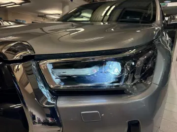 TOYOTA DOUBLE CAB EXECUTIVE-AUT-KAMERA-LED-RADAR-