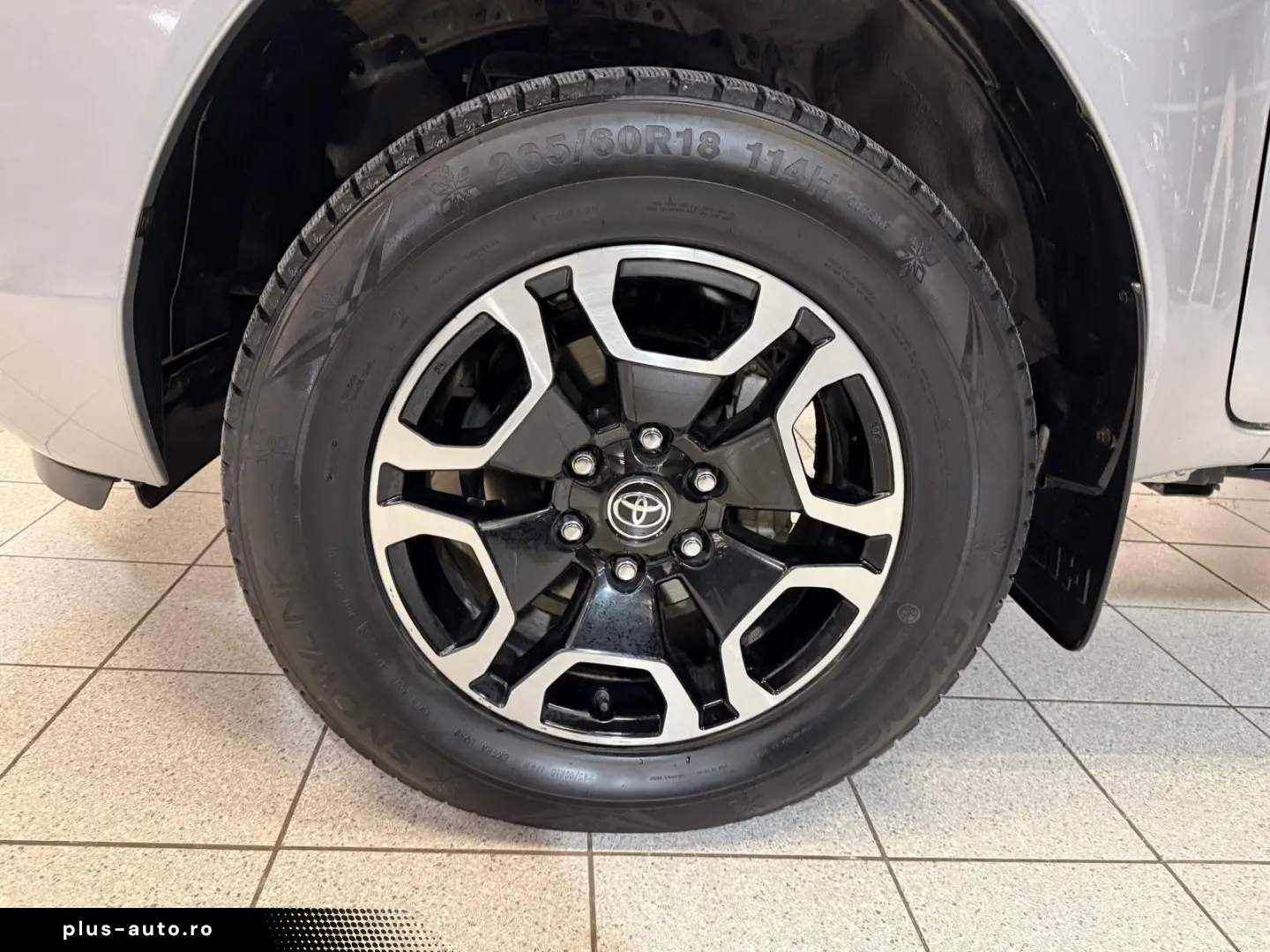 TOYOTA DOUBLE CAB EXECUTIVE-AUT-KAMERA-LED-RADAR-