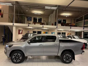 TOYOTA DOUBLE CAB EXECUTIVE-AUT-KAMERA-LED-RADAR-