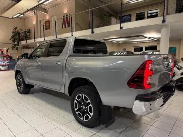 TOYOTA DOUBLE CAB EXECUTIVE-AUT-KAMERA-LED-RADAR-