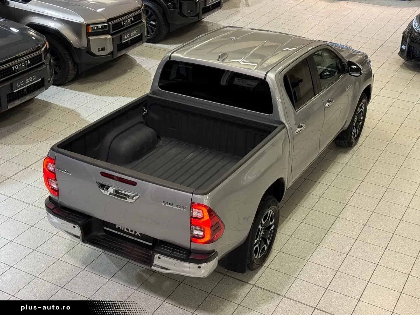 TOYOTA DOUBLE CAB EXECUTIVE-AUT-KAMERA-LED-RADAR-