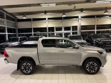 TOYOTA DOUBLE CAB EXECUTIVE-AUT-KAMERA-LED-RADAR-
