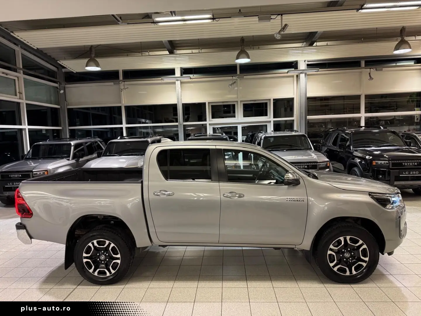 TOYOTA DOUBLE CAB EXECUTIVE-AUT-KAMERA-LED-RADAR-