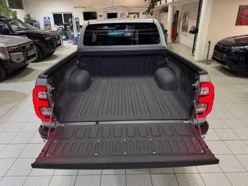 TOYOTA DOUBLE CAB EXECUTIVE-AUT-KAMERA-LED-RADAR-