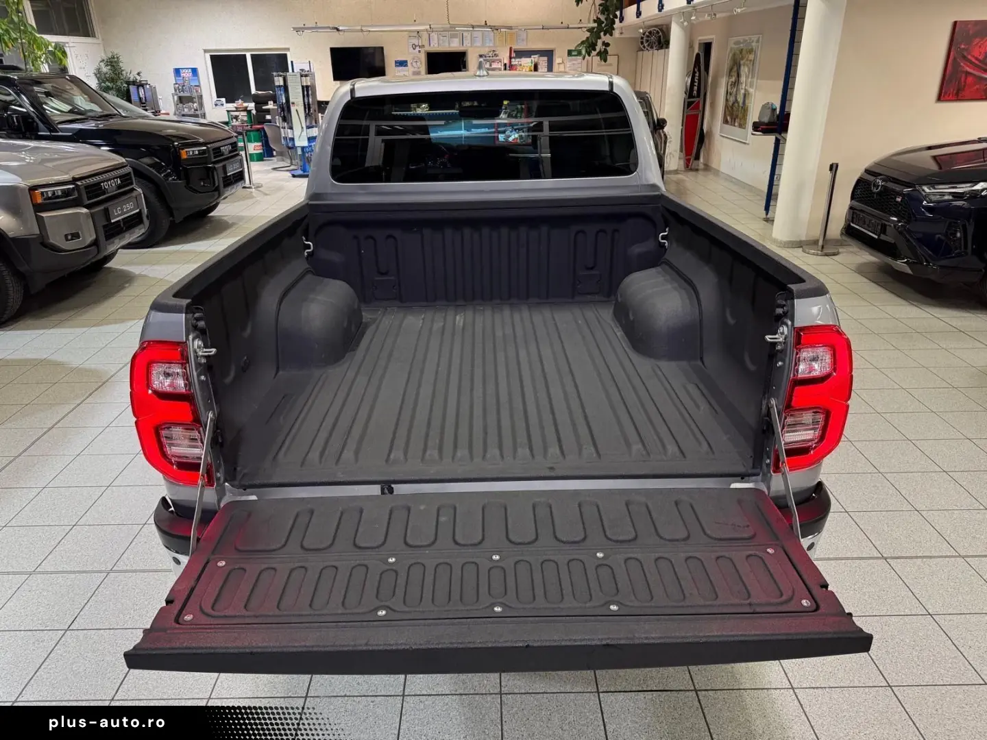 TOYOTA DOUBLE CAB EXECUTIVE-AUT-KAMERA-LED-RADAR-