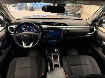 TOYOTA DOUBLE CAB EXECUTIVE-AUT-KAMERA-LED-RADAR-