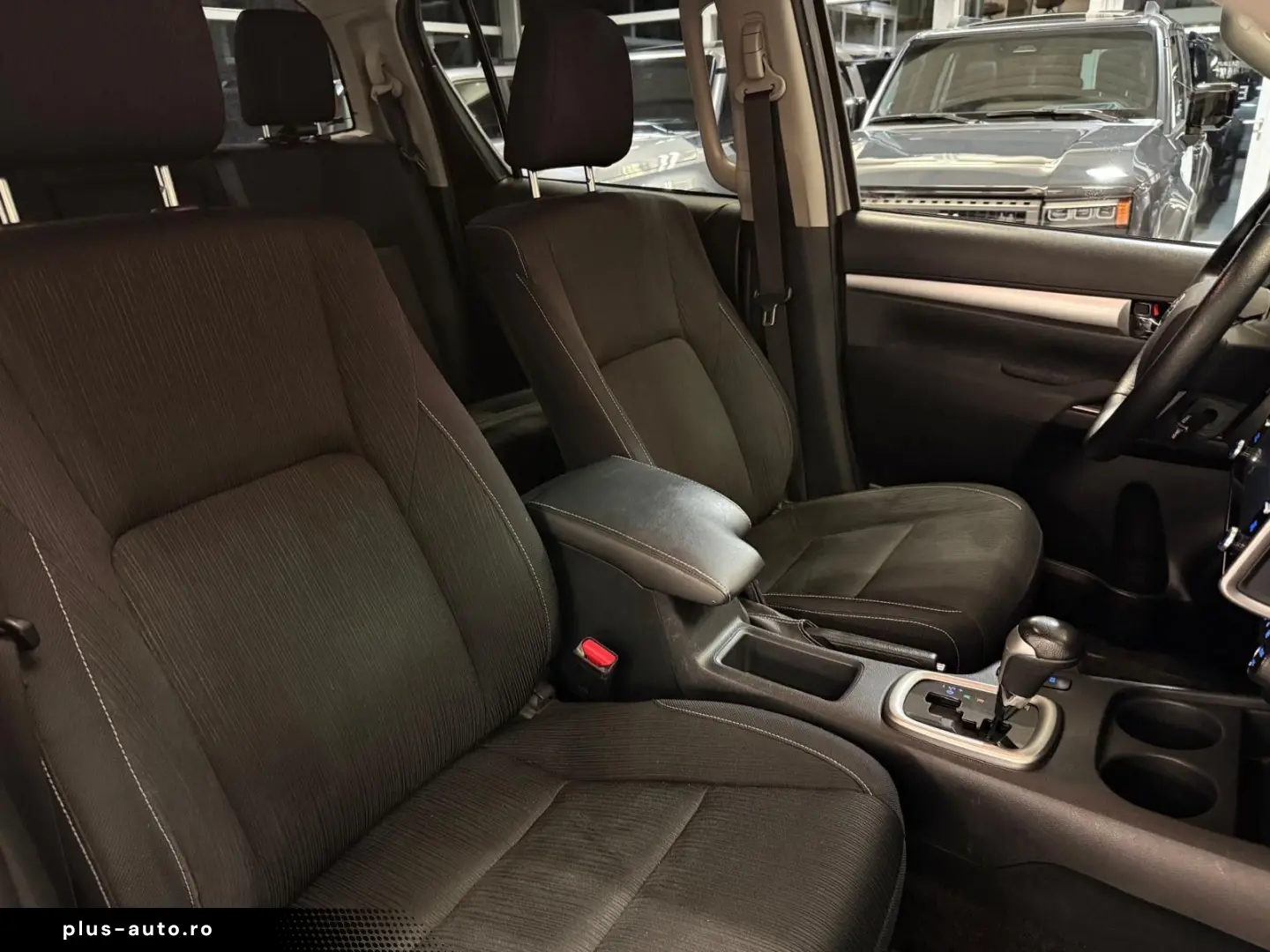 TOYOTA DOUBLE CAB EXECUTIVE-AUT-KAMERA-LED-RADAR-