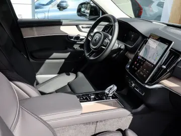 VOLVO XC90 T8 Recharge AWD Ultra Dark