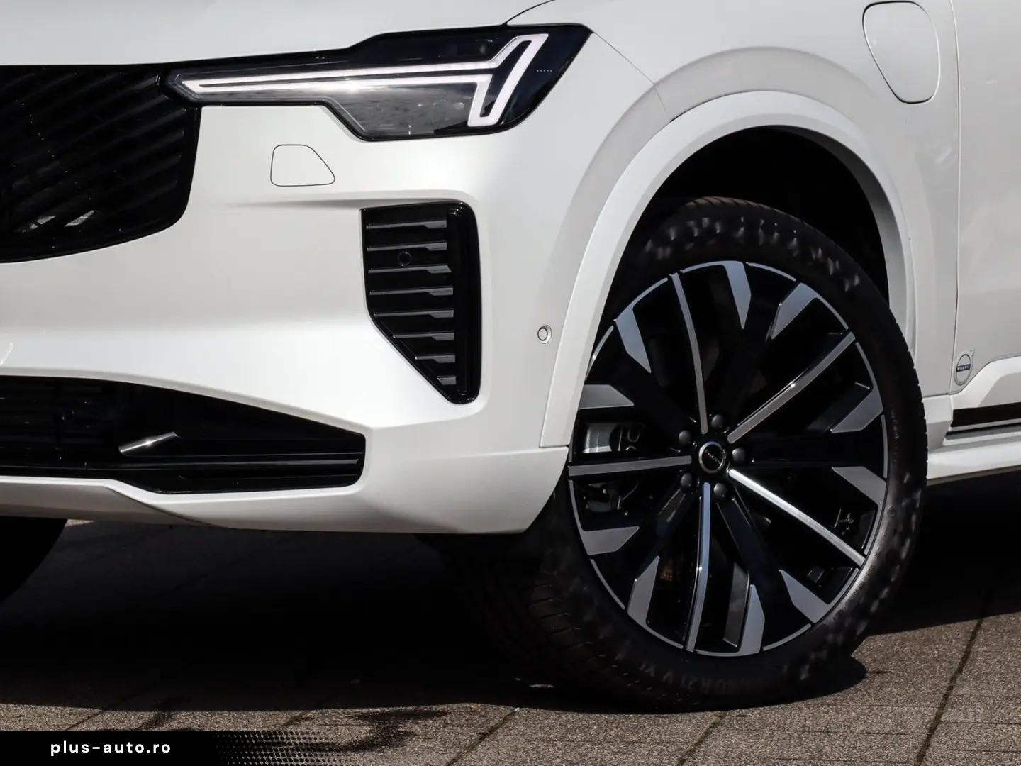 VOLVO XC90 T8 Recharge AWD Ultra Dark