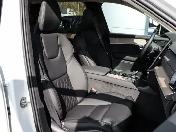 VOLVO XC90 T8 Recharge AWD Ultra Dark