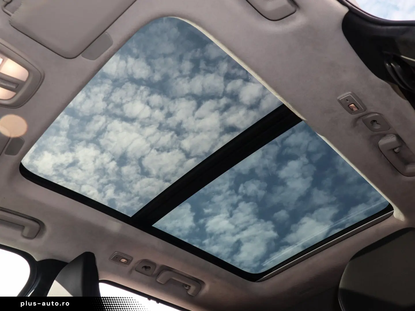 VOLVO XC90 T8 Recharge AWD Ultra Dark