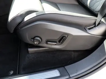 VOLVO XC90 T8 Recharge AWD Ultra Dark