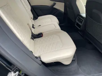 AUDI RSQ8 4 0 TFSI qu Matrix AHK Standhzg Pano Memory