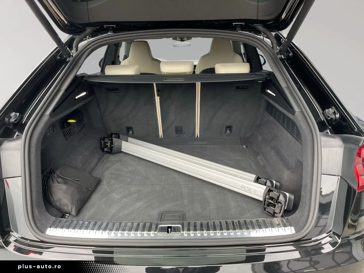 AUDI RSQ8 4 0 TFSI qu Matrix AHK Standhzg Pano Memory