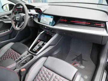 AUDI RS3 Sportback 2.5 TFSI HUD  HGP 650 PS !!
