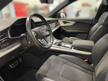 AUDI Q8 55 TFSI quattro  AHK MATRIX B&O PANO