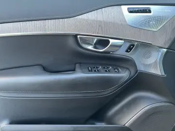 VOLVO XC90 B5 AWD ULTIMATE BRIGHT AHK MASSAGE 21LM