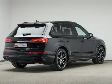 AUDI Q7 S line 50 TDI Competition HUD Assist Matrix