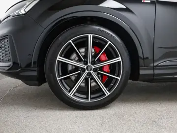 AUDI Q7 S line 50 TDI Competition HUD Assist Matrix