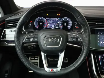 AUDI Q7 S line 50 TDI Competition HUD Assist Matrix