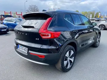VOLVO XC40 B3 7-Gang Plus Bright