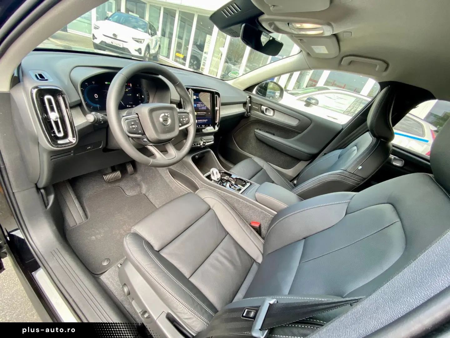 VOLVO XC40 B3 7-Gang Plus Bright