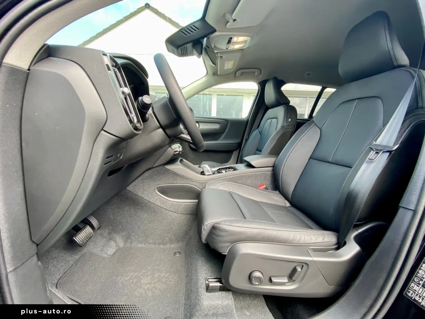 VOLVO XC40 B3 7-Gang Plus Bright