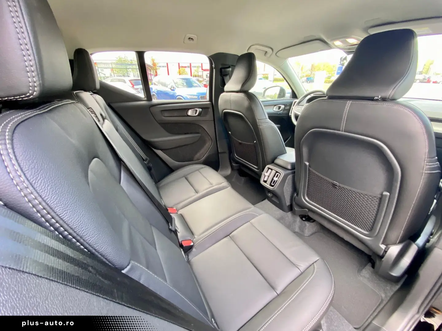 VOLVO XC40 B3 7-Gang Plus Bright