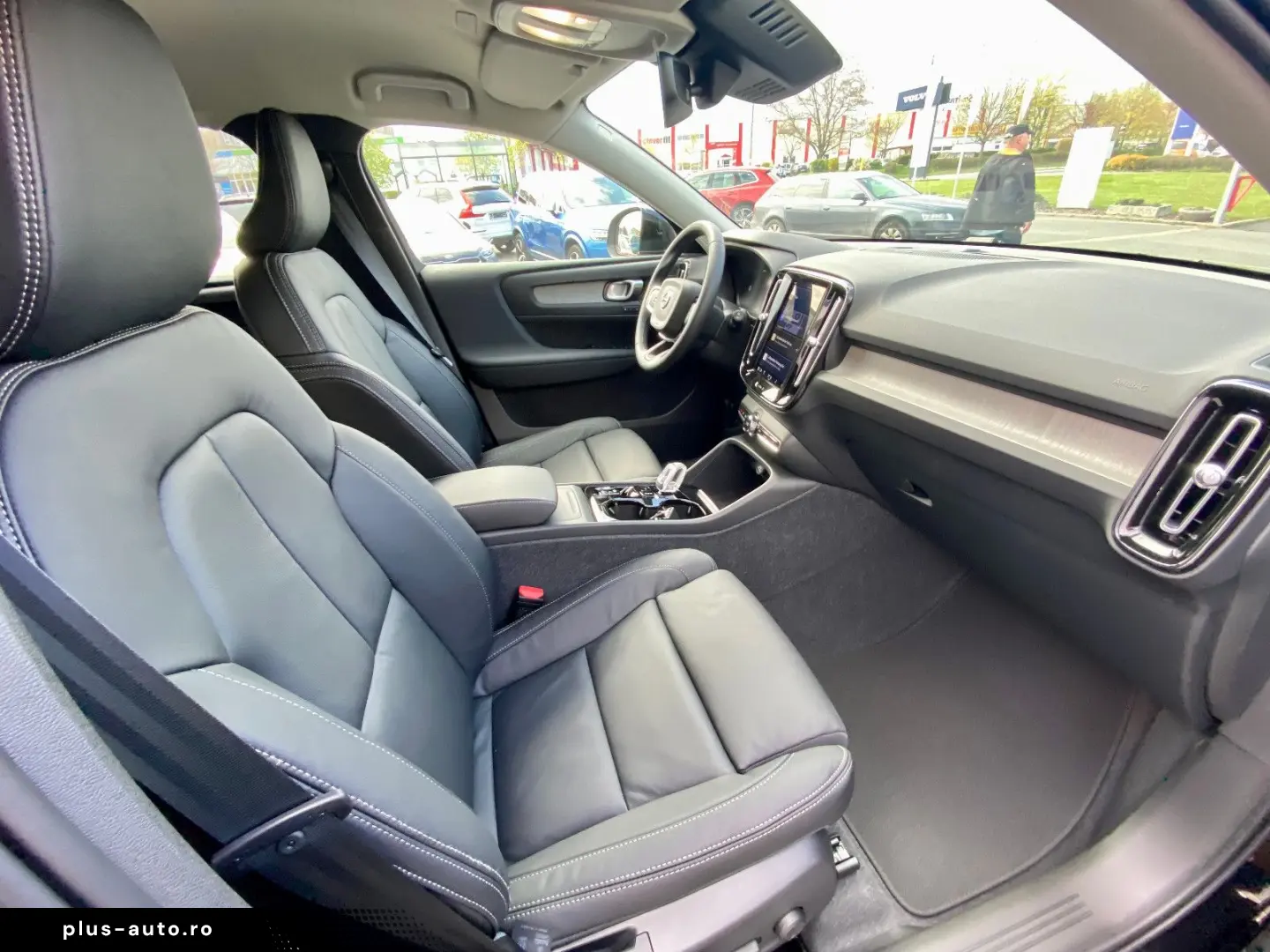 VOLVO XC40 B3 7-Gang Plus Bright