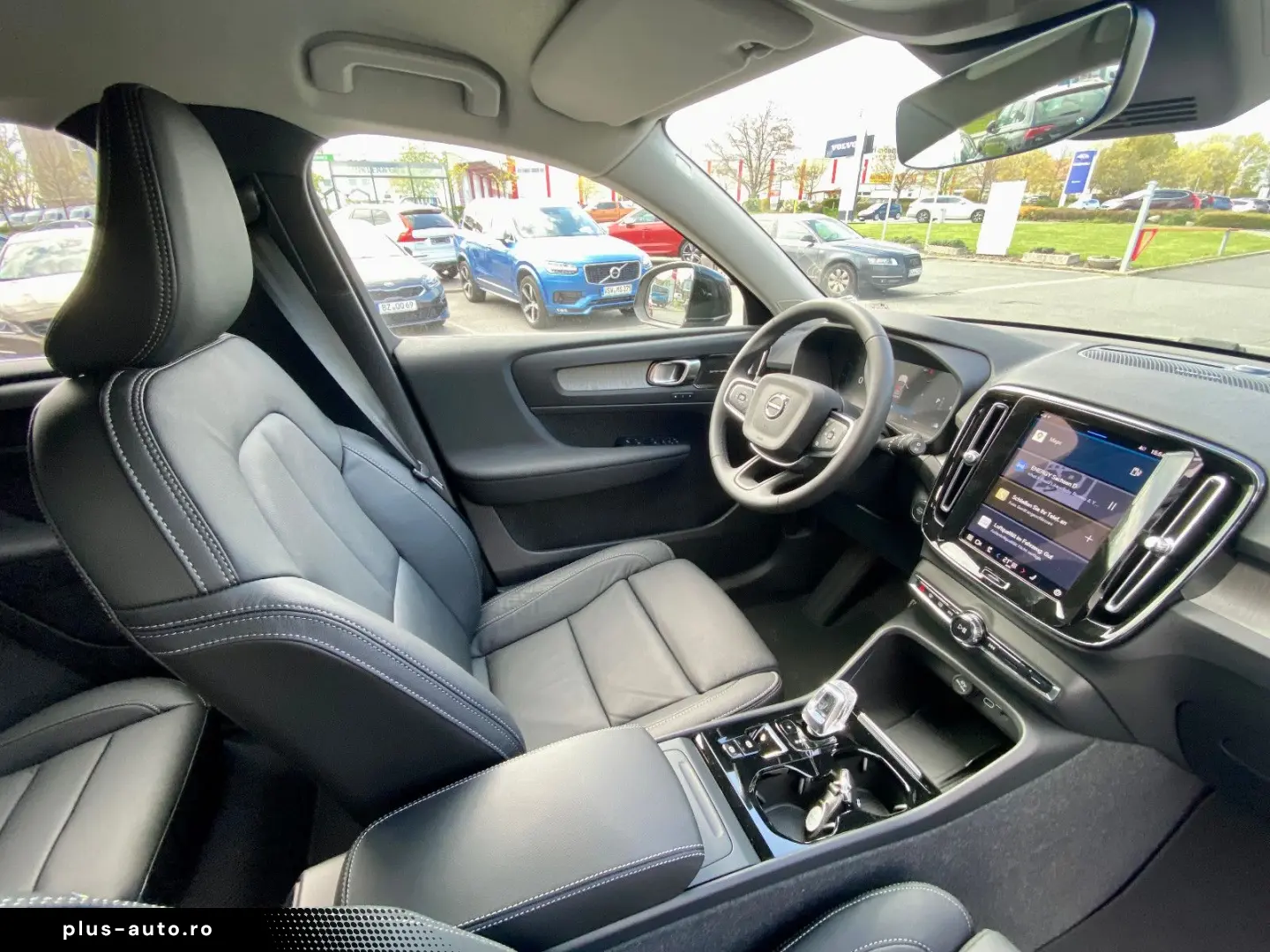 VOLVO XC40 B3 7-Gang Plus Bright