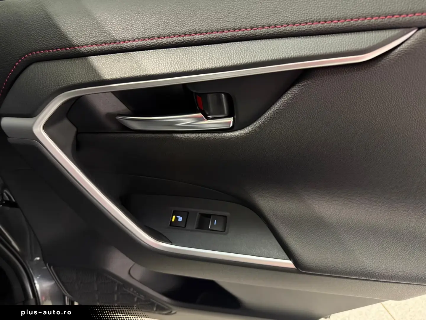 Toyota RAV 4 STYLE 4x4 PLUG-IN