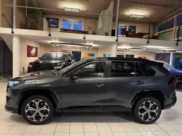 Toyota RAV 4 STYLE 4x4 PLUG-IN