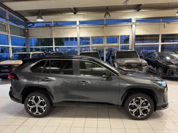 Toyota RAV 4 STYLE 4x4 PLUG-IN