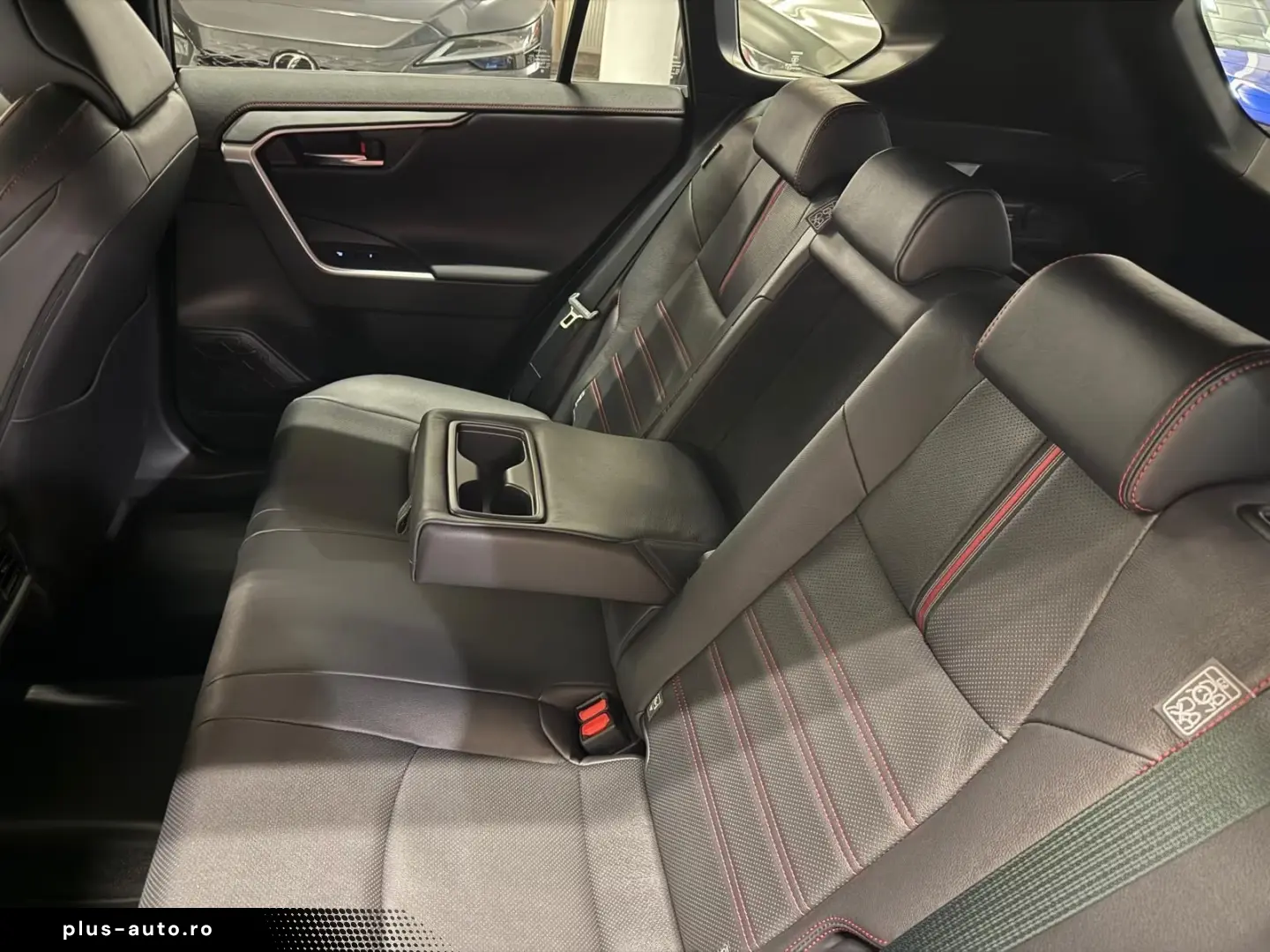 Toyota RAV 4 STYLE 4x4 PLUG-IN