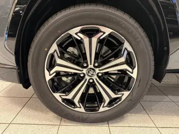 Toyota RAV 4 STYLE 4x4 PLUG-IN