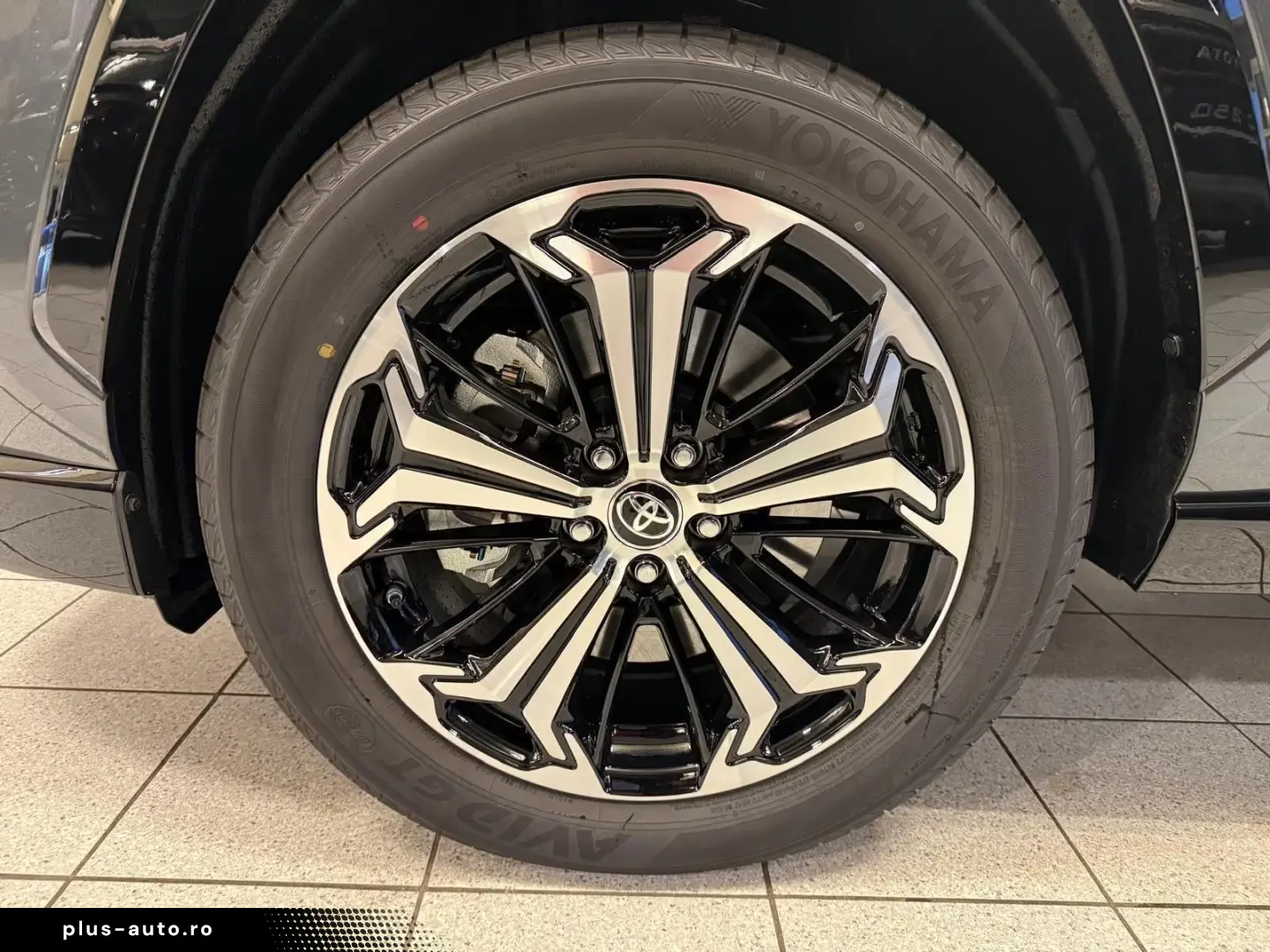 Toyota RAV 4 STYLE 4x4 PLUG-IN