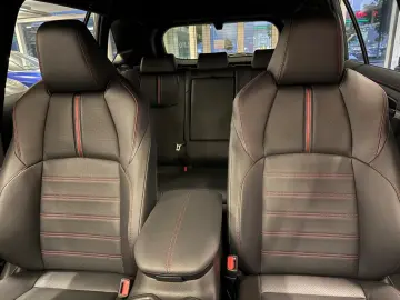 Toyota RAV 4 STYLE 4x4 PLUG-IN