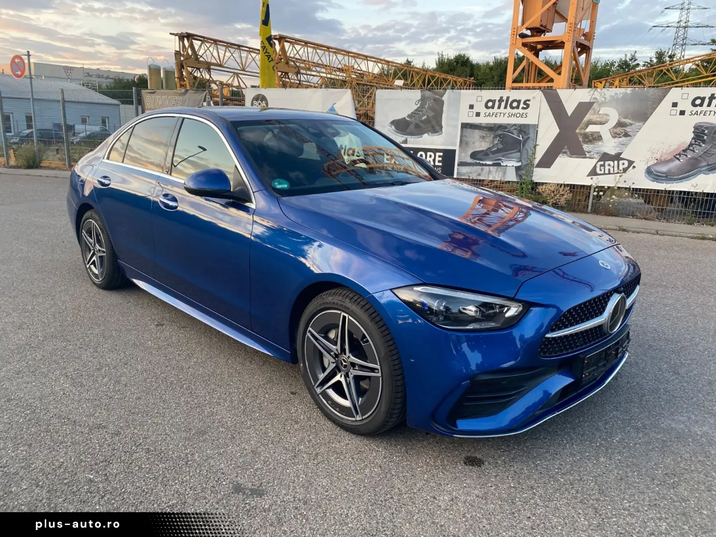 MERCEDES-BENZ C 200 4M AMG Line Head Up Dist PDC Kam Memory