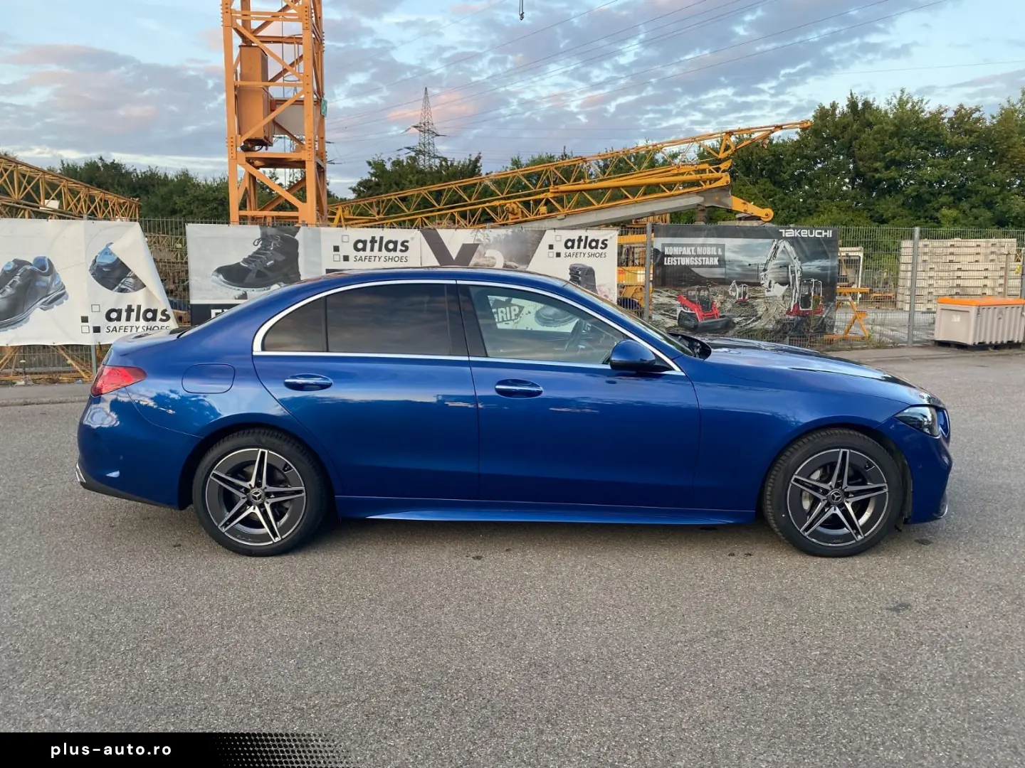 MERCEDES-BENZ C 200 4M AMG Line Head Up Dist PDC Kam Memory