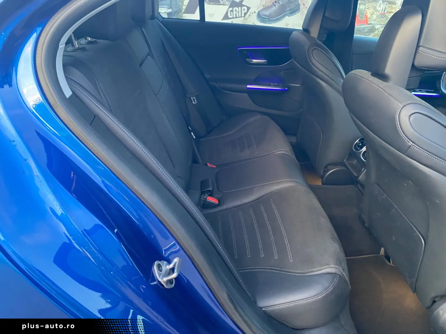 MERCEDES-BENZ C 200 4M AMG Line Head Up Dist PDC Kam Memory