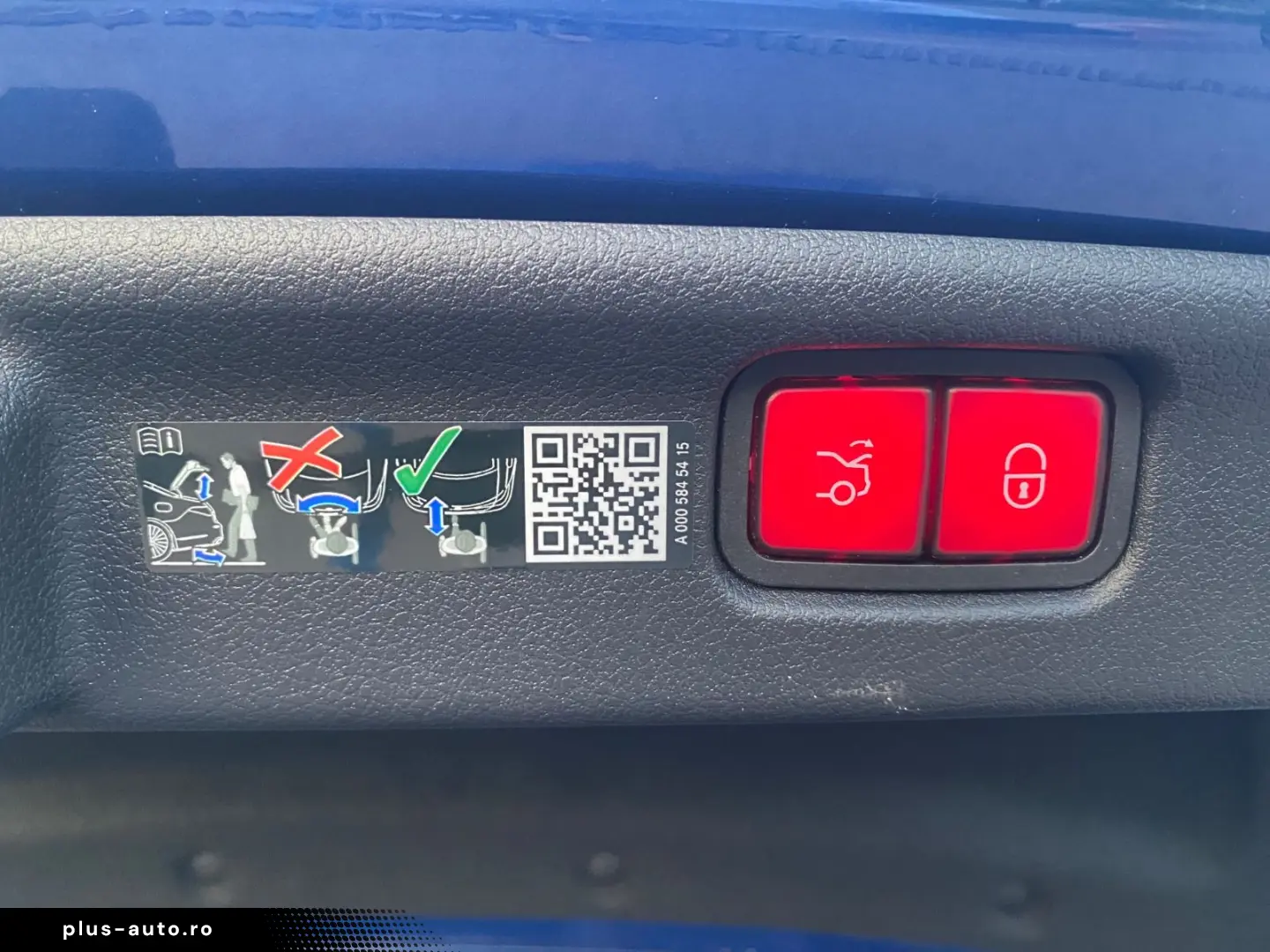 MERCEDES-BENZ C 200 4M AMG Line Head Up Dist PDC Kam Memory