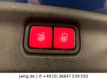 MERCEDES-BENZ C 300 e 2x AMG Line Kam Distr Memory D&hellip;