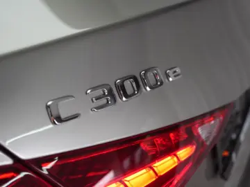 MERCEDES-BENZ C 300 e 9G-Tronic AMG Navi Temp Kamera&hellip;