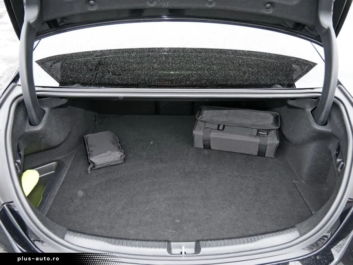 MERCEDES-BENZ C 300 e AMG Night Distronic Kamera Pub&hellip;