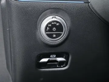 MERCEDES-BENZ C 300 e AMG Night Distronic Kamera Pub&hellip;