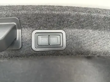 AUDI A6 50 HYBRID Q. S LINE PANO LEDER ALU21 NAVI