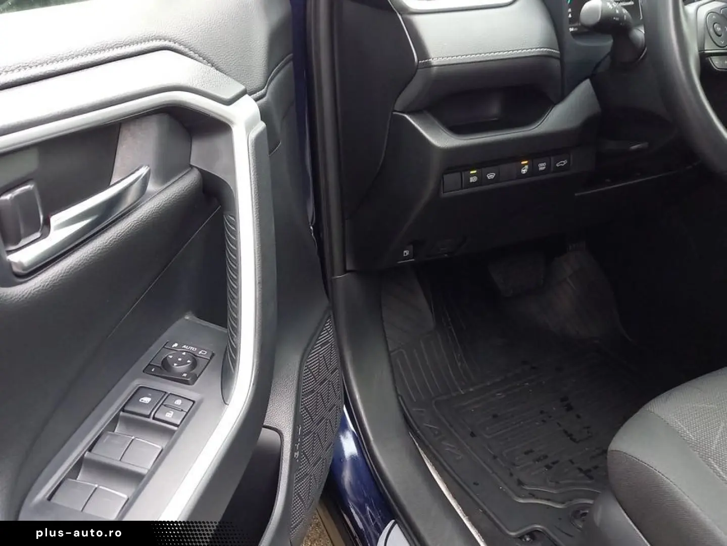 TOYOTA RAV 4 2.5 4x2 Hybrid Team Deutschland