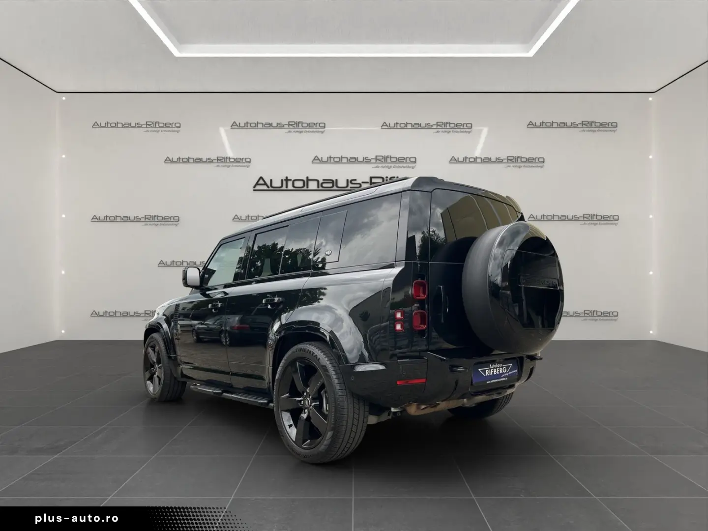 LAND ROVER Defender 110 X-Dynamic HSE PanD AHK 22Zoll Black