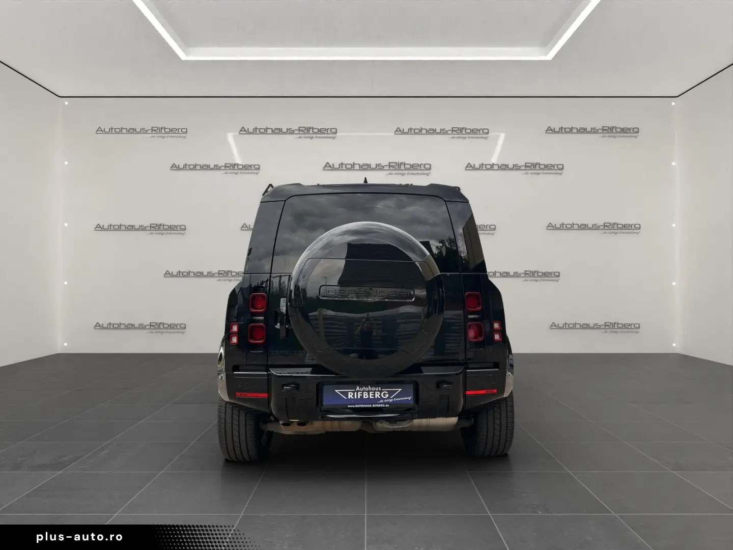 LAND ROVER Defender 110 X-Dynamic HSE PanD AHK 22Zoll Black