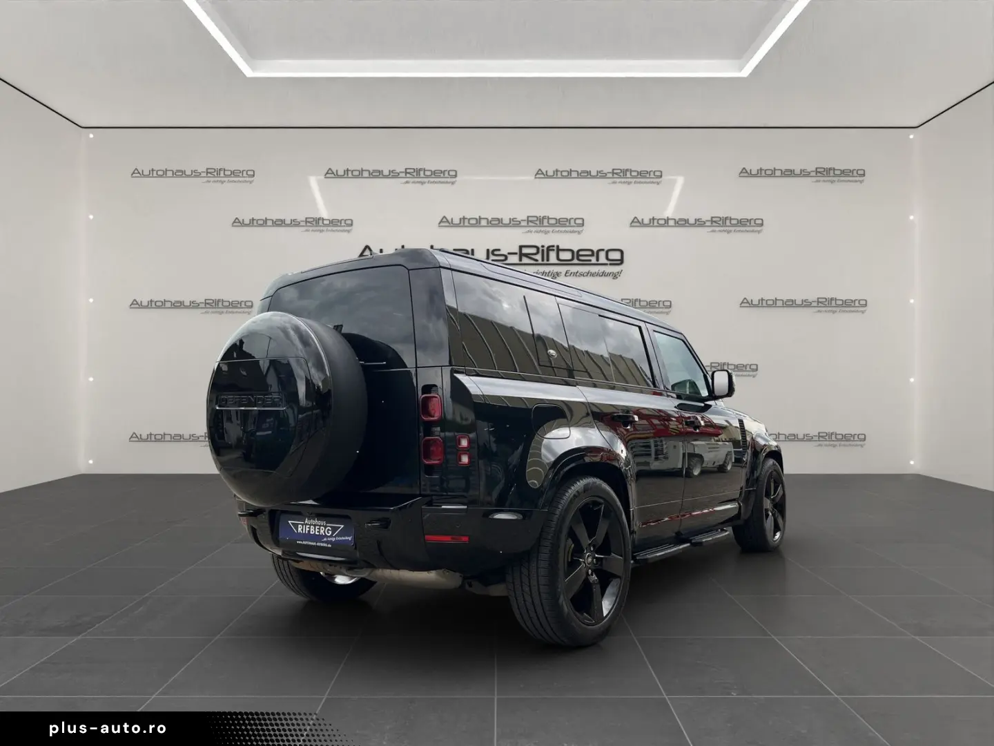 LAND ROVER Defender 110 X-Dynamic HSE PanD AHK 22Zoll Black